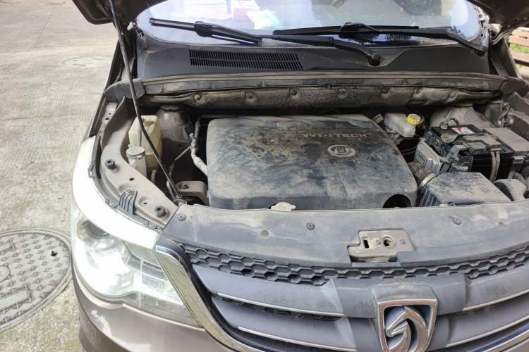 Used Baojun 730 2015 1.8L Manual Comfort ESP Version 7-seater Engine Bay Right