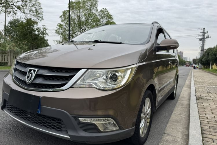 Used Baojun 730 2015 1.8L Manual Luxury Navigation ESP Version 7-seater Exterior 1