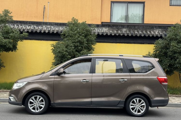 Used Baojun 730 2015 1.8L Manual Luxury Navigation ESP Version 7-seater Exterior 11