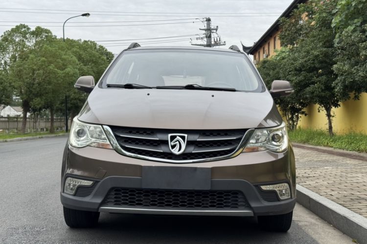 Used Baojun 730 2015 1.8L Manual Luxury Navigation ESP Version 7-seater Exterior 2