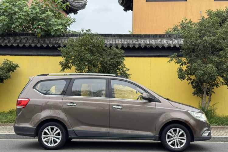 Used Baojun 730 2015 1.8L Manual Luxury Navigation ESP Version 7-seater Exterior 4