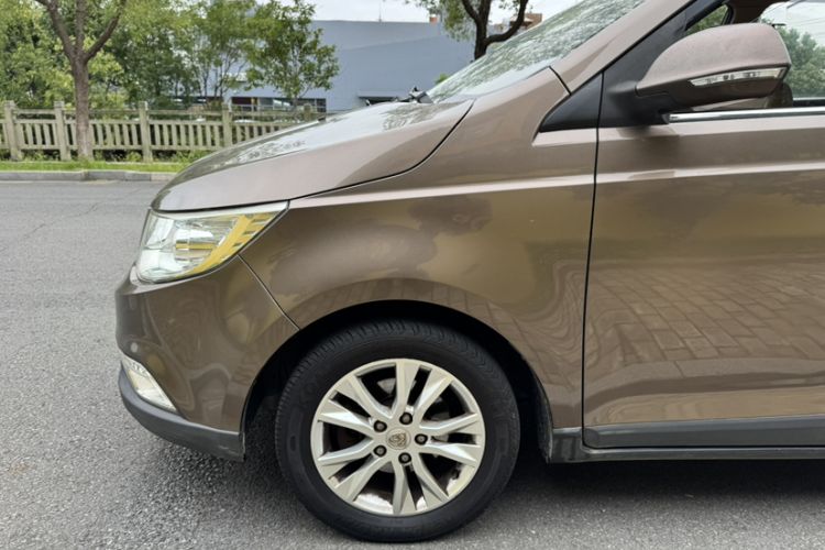 Used Baojun 730 2015 1.8L Manual Luxury Navigation ESP Version 7-seater Exterior 8