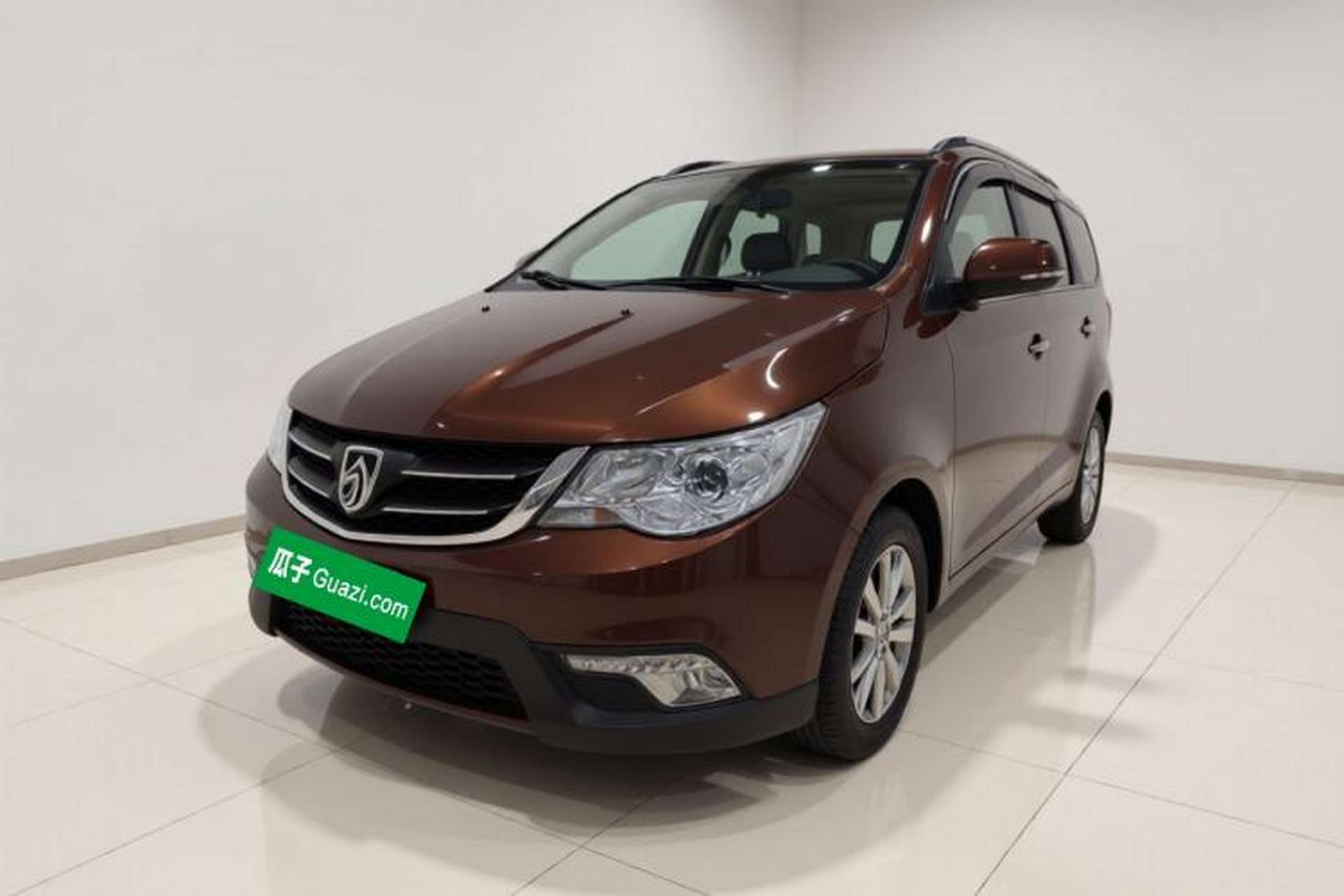 Used Baojun 730 2015 1.8L Manual Luxury Navigation ESP Version 7-seater Front Left 45 Deg