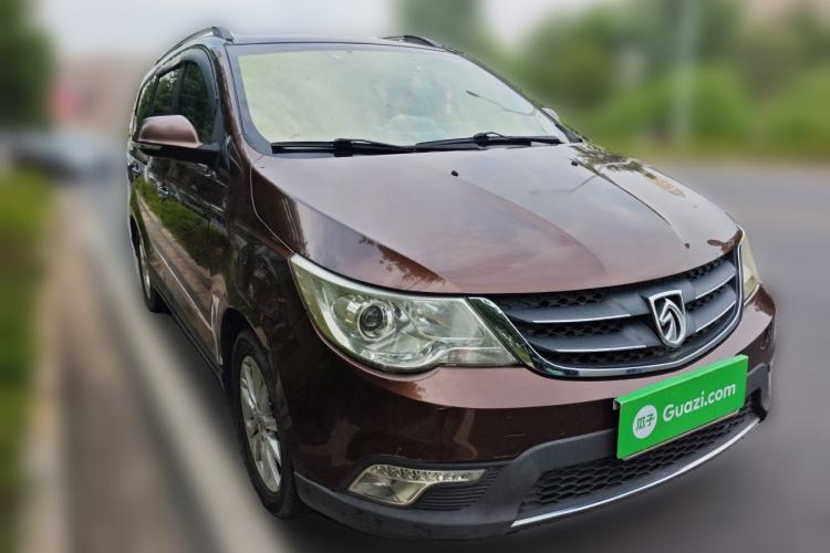 Used Baojun 730 2015 1.8L Manual Luxury Navigation ESP Version 7-seater Front Right 45 Deg
