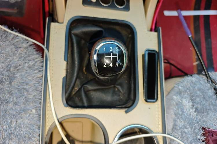 Used Baojun 730 2015 1.8L Manual Luxury Navigation ESP Version 7-seater Gear Lever