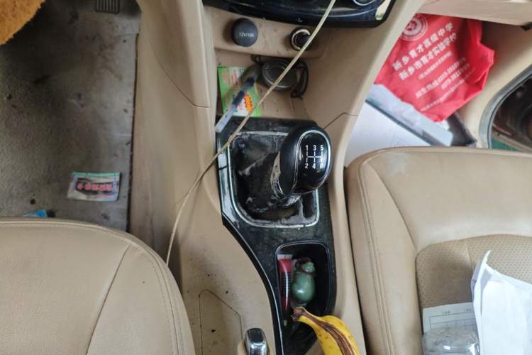 Used Baojun 730 2015 1.8L Manual Comfort ESP Version 7-seater Gear Lever