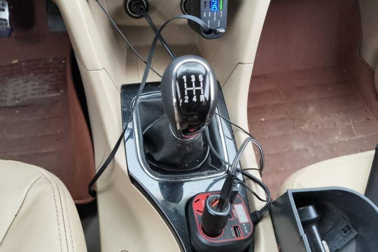 Used Baojun 730 2015 1.8L Manual Comfort ESP Version 7-seater Gear Lever