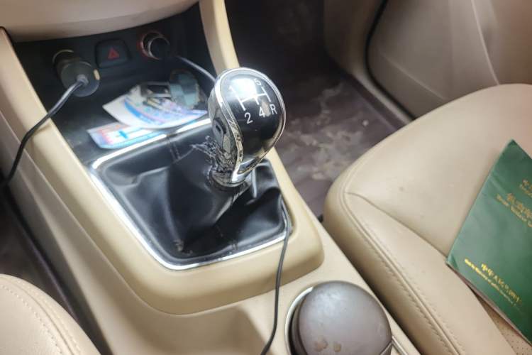 Used Baojun 730 2015 1.8L Manual Comfort ESP Version 7-seater Gear Lever