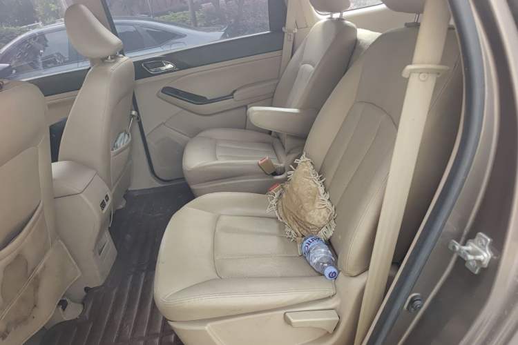 Used Baojun 730 2015 1.8L Manual Comfort ESP Version 7-seater Left Rear Seat