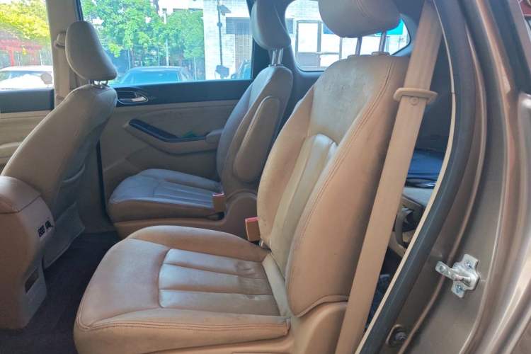 Used Baojun 730 2015 1.8L Manual Luxury Navigation ESP Version 7-seater Left Rear Seat