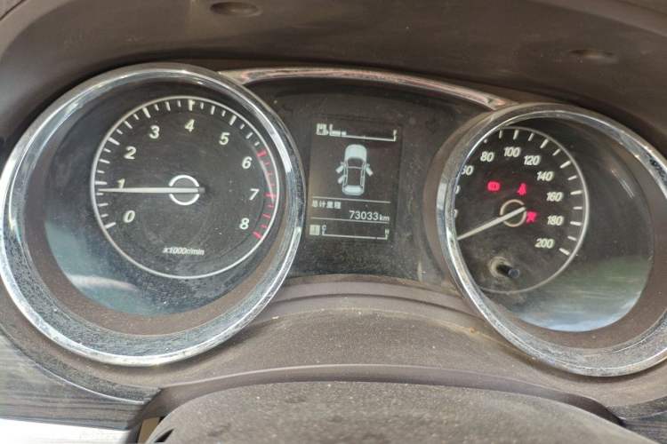Used Baojun 730 2015 1.8L Manual Comfort ESP Version 7-seater Odometer Close Up