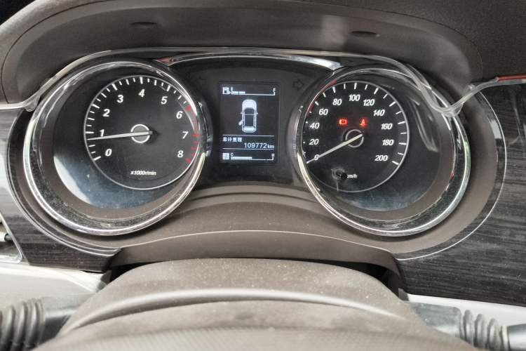Used Baojun 730 2015 1.8L Manual Comfort ESP Version 7-seater Odometer Close Up