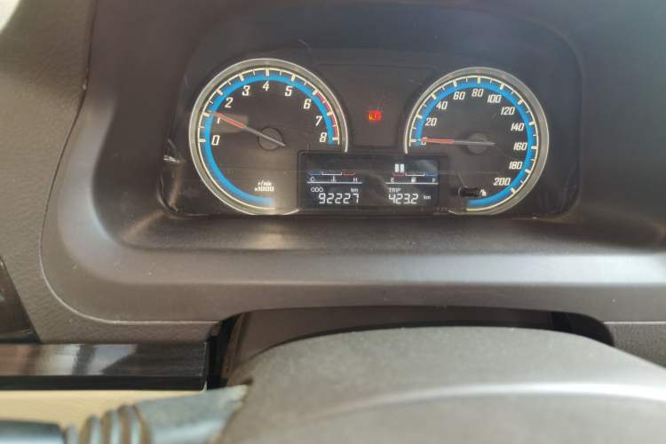 Used Baojun 730 2015 1.8L Manual Luxury Navigation ESP Version 7-seater Odometer Close Up