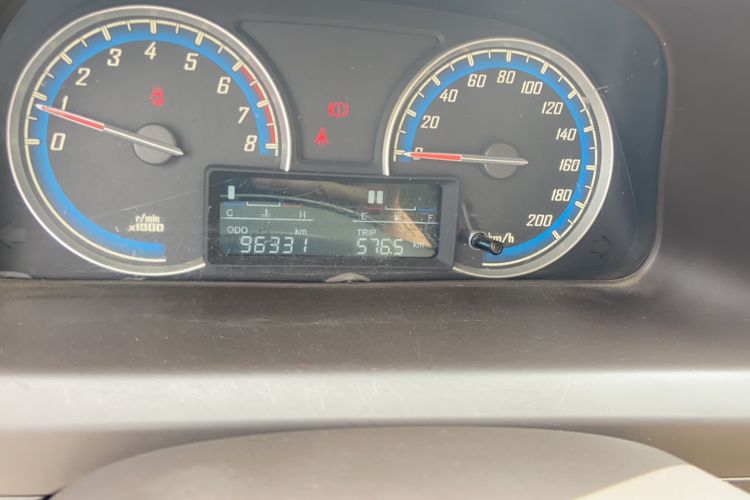 Used Baojun 730 2015 1.8L Manual Luxury Navigation ESP Version 7-seater Odometer Close Up