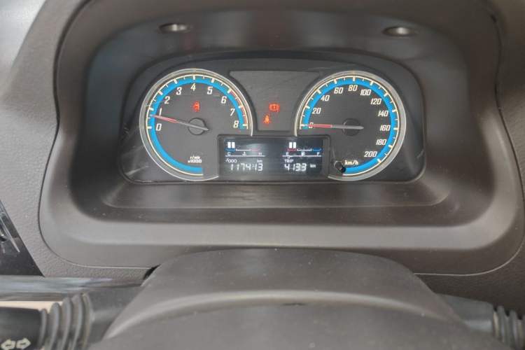 Used Baojun 730 2015 1.8L Manual Comfort ESP Version 7-seater Odometer Close Up