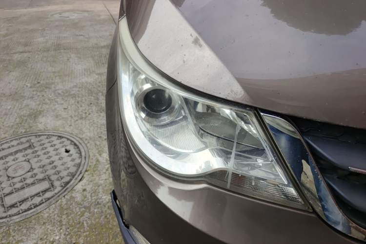 Used Baojun 730 2015 1.8L Manual Comfort ESP Version 7-seater Right Front Headlight