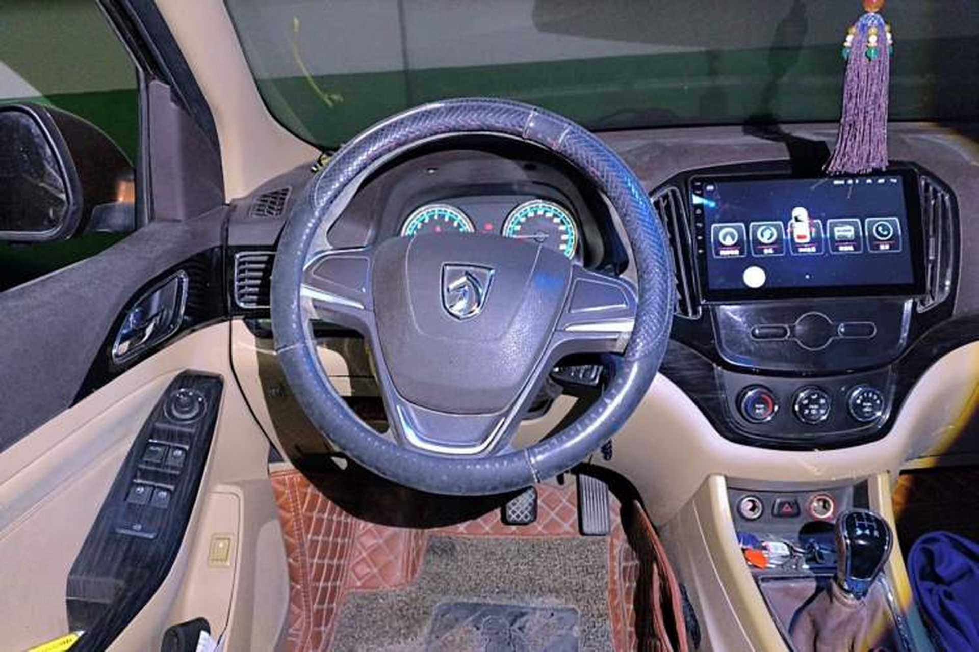 Used Baojun 730 2015 1.8L Manual Comfort ESP Version 7-seater Steering Wheel