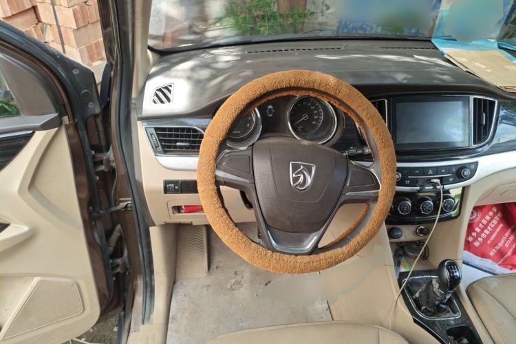 Used Baojun 730 2015 1.8L Manual Comfort ESP Version 7-seater Steering Wheel