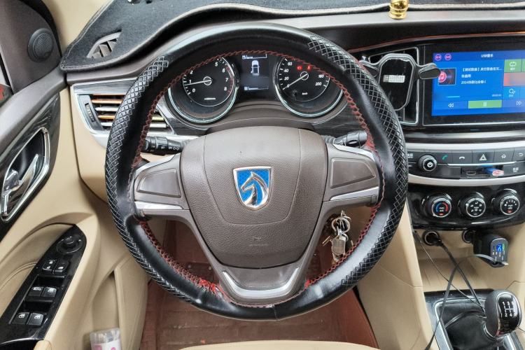 Used Baojun 730 2015 1.8L Manual Comfort ESP Version 7-seater Steering Wheel