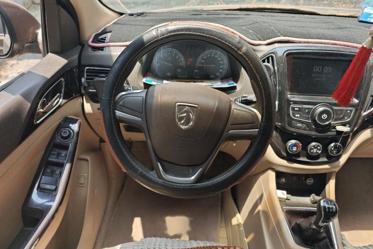 Used Baojun 730 2015 1.8L Manual Comfort ESP Version 7-seater Steering Wheel