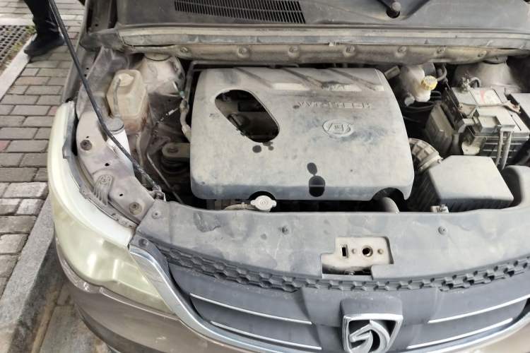 Used Baojun 730 2015 1.8L Manual Comfort ESP Version 7-seater Engine Bay Right