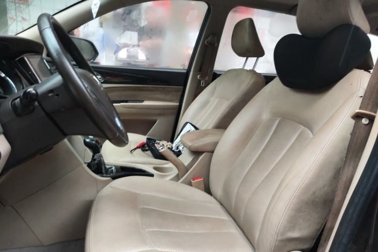 Used Baojun 730 2015 1.8L Manual Luxury Navigation ESP Version 7-seater Left Front Seat