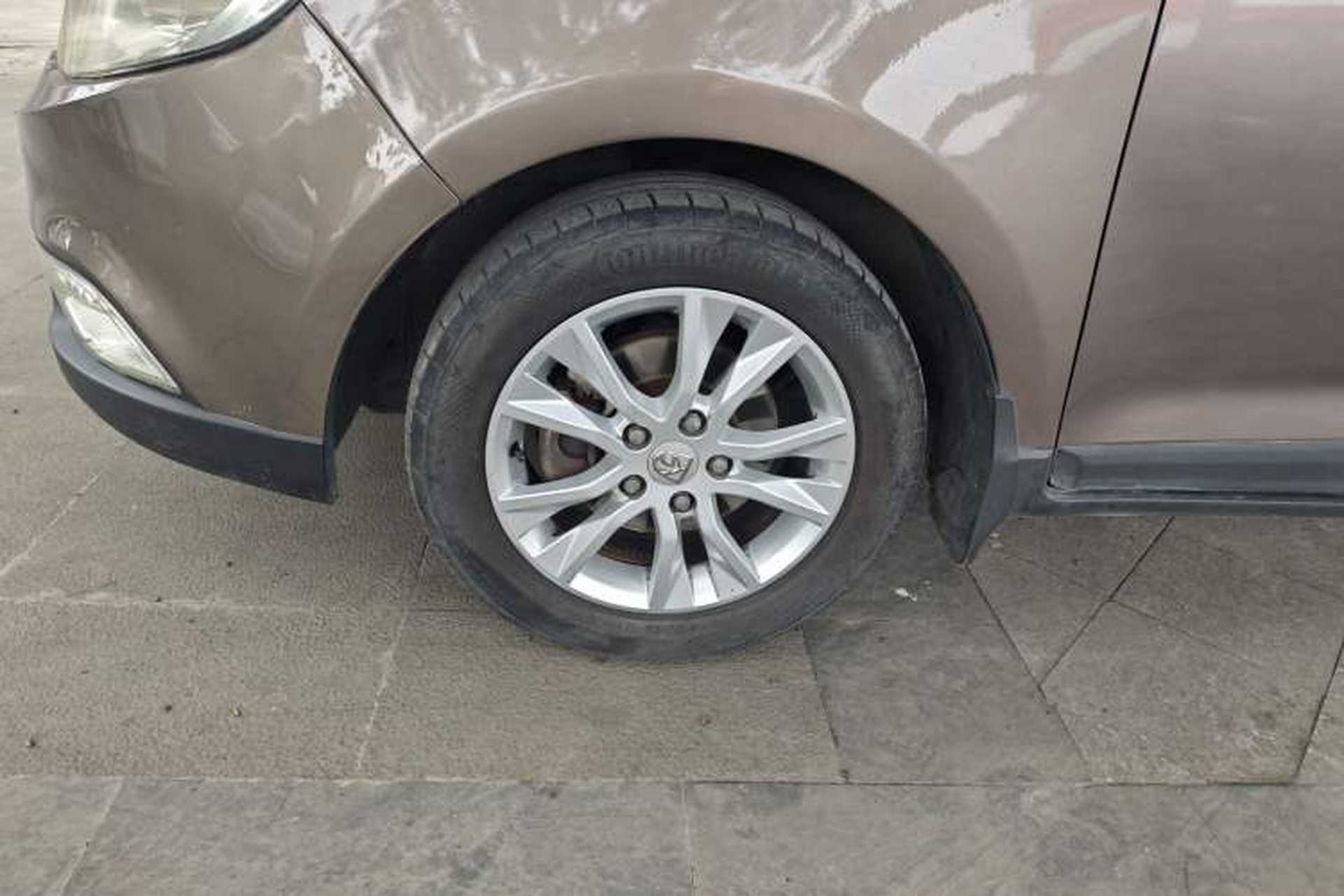 Used Baojun 730 2015 1.8L Manual Comfort ESP Version 7-seater Left Front Wheel Hub