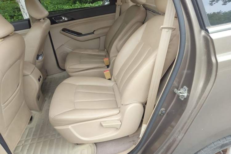 Used Baojun 730 2015 1.8L Manual Comfort ESP Version 7-seater Left Rear Seat