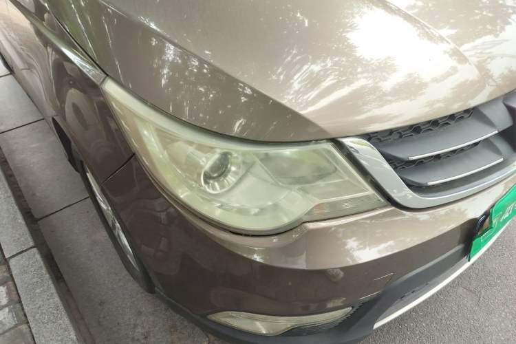 Used Baojun 730 2015 1.8L Manual Comfort ESP Version 7-seater Right Front Headlight