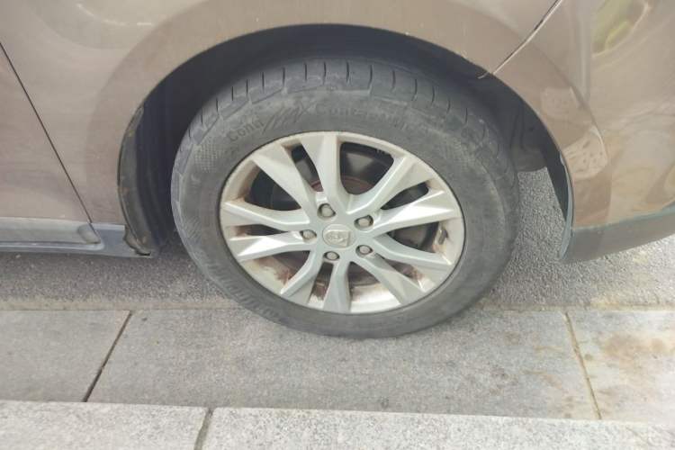 Used Baojun 730 2015 1.8L Manual Comfort ESP Version 7-seater Right Front Wheel Hub