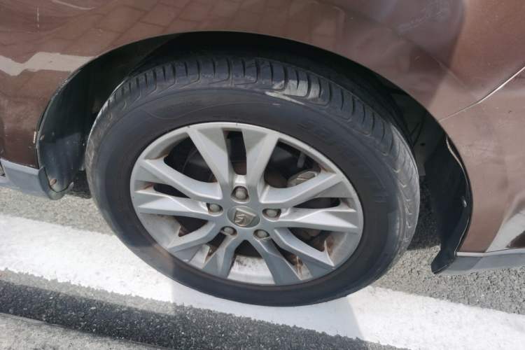 Used Baojun 730 2015 1.8L Manual Luxury Navigation ESP Version 7-seater Right Front Wheel Hub