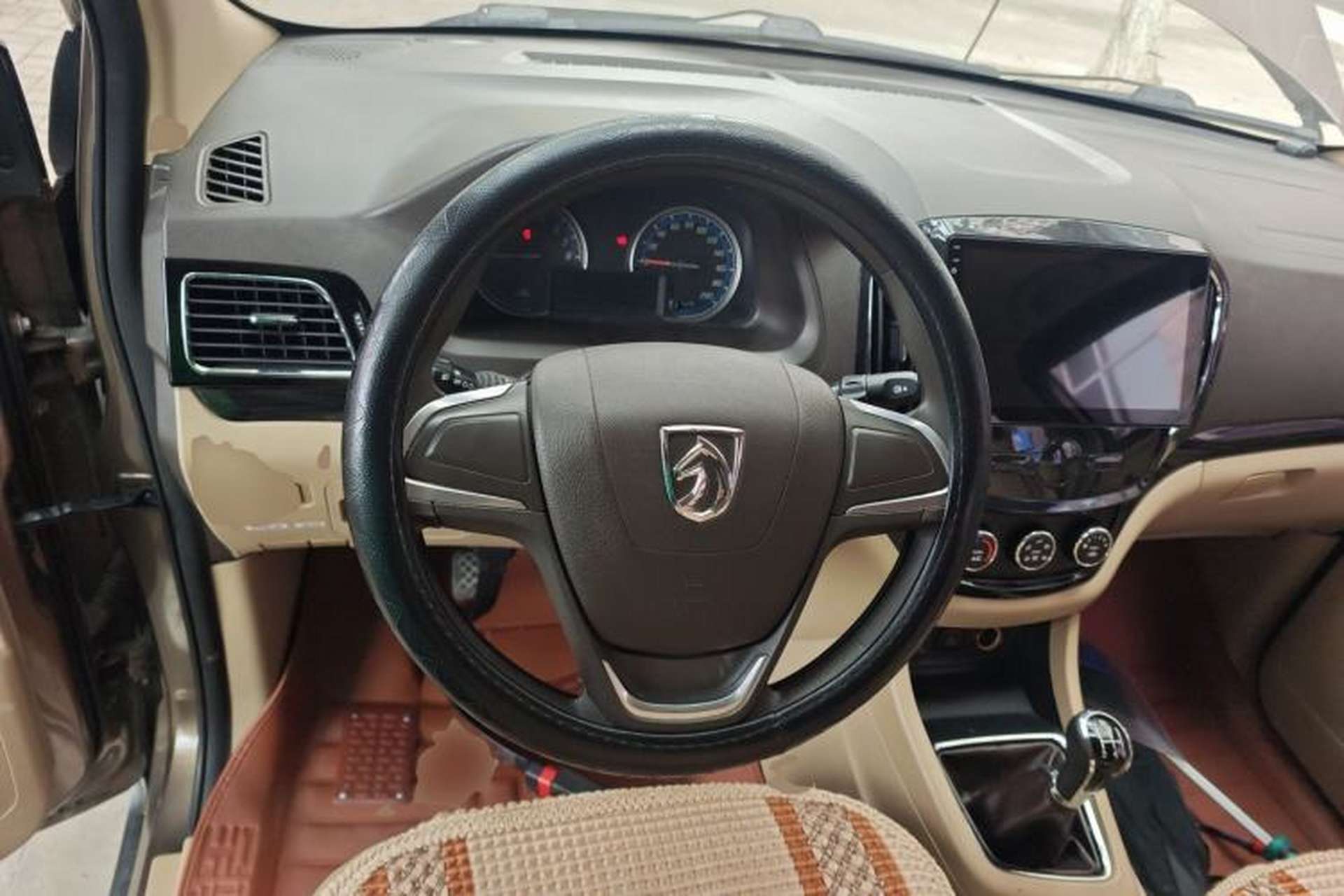 Used Baojun 730 2015 1.8L Manual Comfort ESP Version 7-seater Steering Wheel
