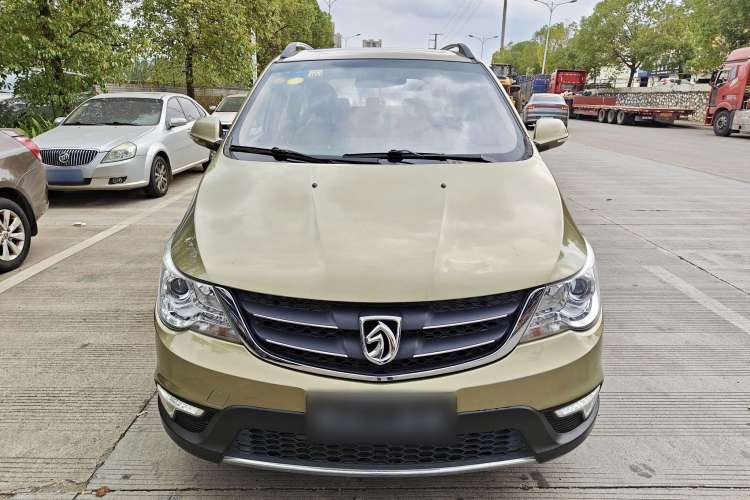 Used Baojun 730 2015 1.8L Manual Luxury Navigation ESP Version 7-seater Exterior 1
