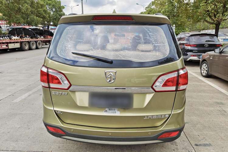 Used Baojun 730 2015 1.8L Manual Luxury Navigation ESP Version 7-seater Exterior 4