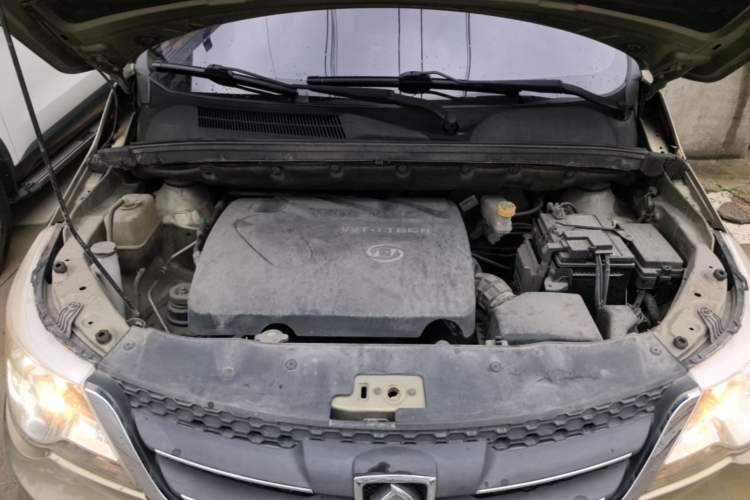 Used Baojun 730 2015 1.8L Manual Luxury Navigation ESP Version 7-seater Engine Bay