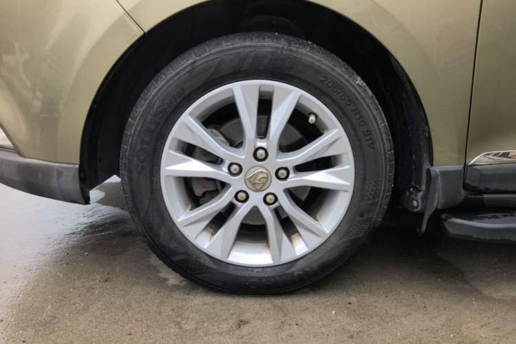 Used Baojun 730 2015 1.8L Manual Luxury Navigation ESP Version 7-seater Exterior 4
