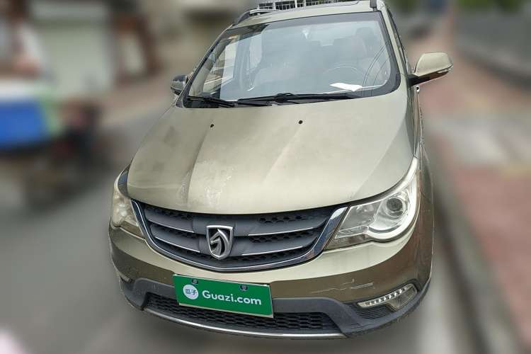 Used Baojun 730 2015 1.8L Manual Luxury Navigation ESP Version 7-seater Front