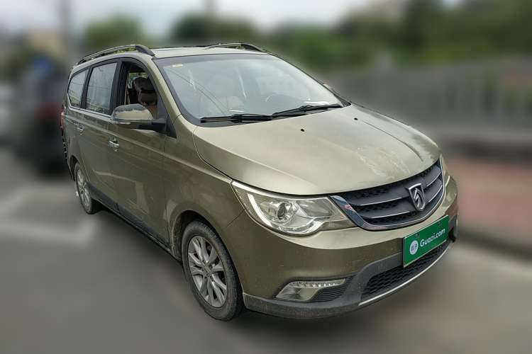 Used Baojun 730 2015 1.8L Manual Luxury Navigation ESP Version 7-seater Front Right 45 Deg