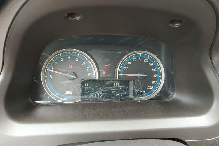 Used Baojun 730 2015 1.8L Manual Luxury Navigation ESP Version 7-seater Instrument Cluster
