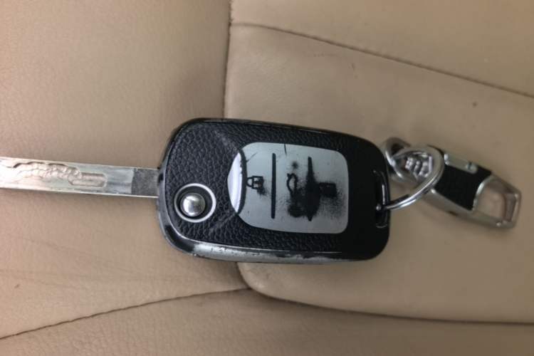 Used Baojun 730 2015 1.8L Manual Luxury Navigation ESP Version 7-seater Interior 1
