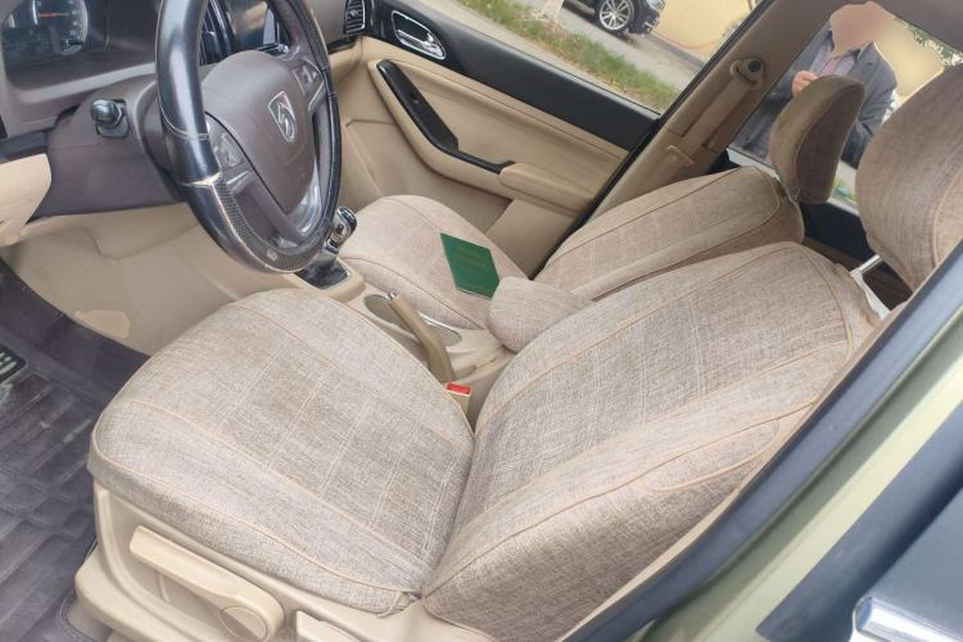Used Baojun 730 2015 1.8L Manual Luxury Navigation ESP Version 7-seater Left Front Seat