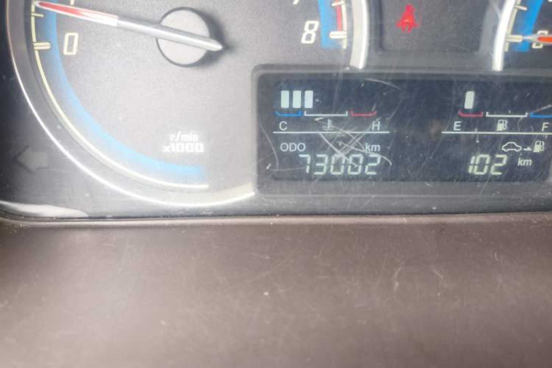 Used Baojun 730 2015 1.8L Manual Luxury Navigation ESP Version 7-seater Odometer Close Up