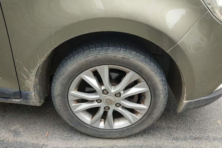 Used Baojun 730 2015 1.8L Manual Luxury Navigation ESP Version 7-seater Right Front Wheel Hub