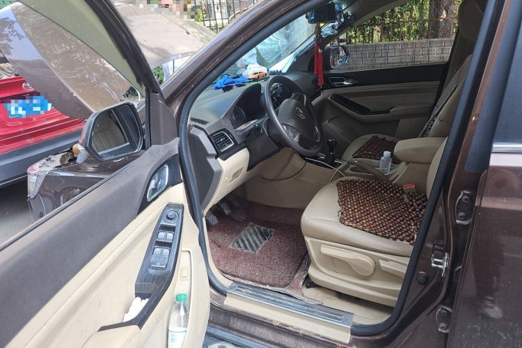 Used Baojun 730 2015 1.8L Manual Comfort ESP Version 7-seater Driver Seat