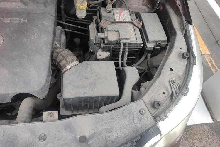 Used Baojun 730 2015 1.8L Manual Luxury Navigation ESP Version 7-seater Engine Bay Left