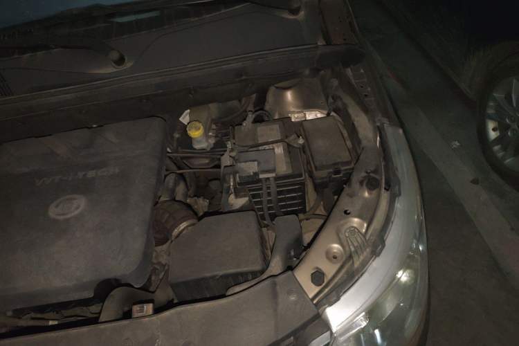 Used Baojun 730 2015 1.8L Manual Comfort ESP Version 7-seater Engine Bay Left