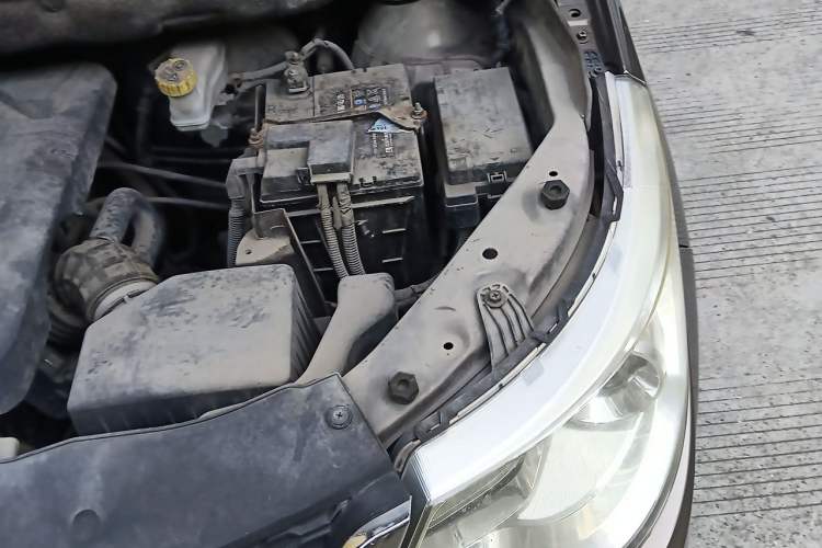 Used Baojun 730 2015 1.8L Manual Comfort ESP Version 7-seater Engine Bay Left