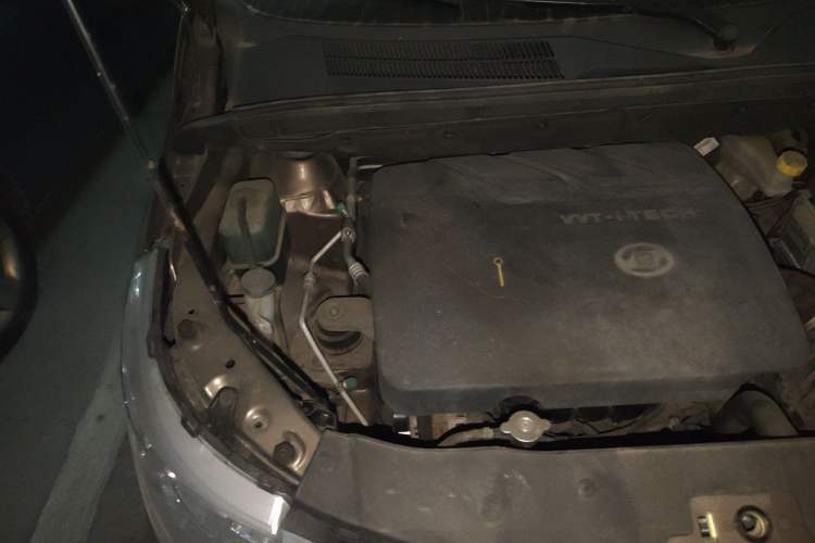 Used Baojun 730 2015 1.8L Manual Comfort ESP Version 7-seater Engine Bay Right