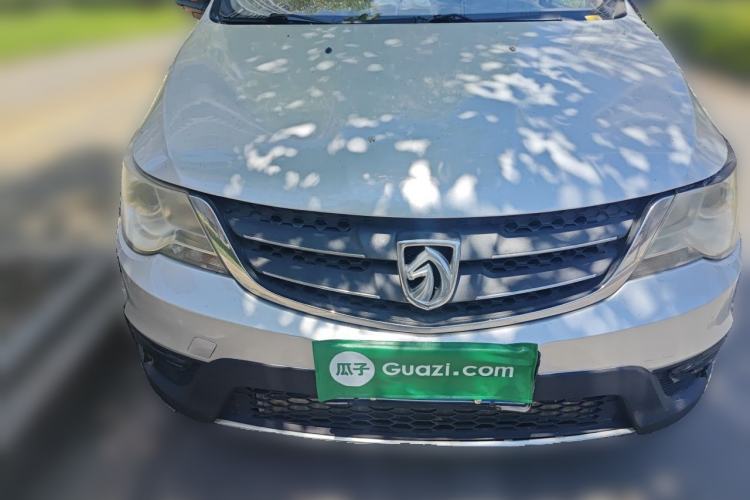Used Baojun 730 2015 1.8L Manual Luxury Navigation ESP Version 7-seater Front