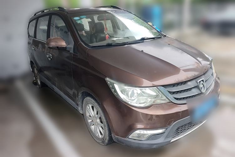 Used Baojun 730 2015 1.8L Manual Luxury Navigation ESP Version 7-seater Front Right 45 Deg